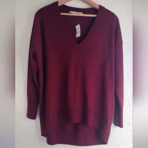 LOFT Oversized Slouchy V neck Sweater - Picture 2 of 6